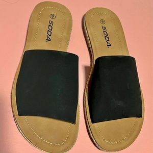 Soda Slip Ons Womens Size 9